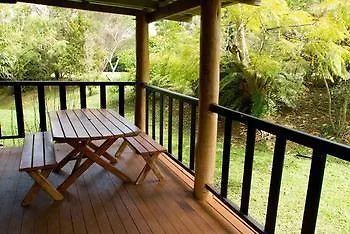 Hotel Lake Eacham Tourist Park & Self Contained Cabins