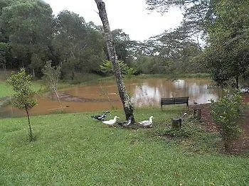 Lake Eacham Tourist Park & Self Contained Cabins 3*, Lake Eacham