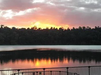 Lake Eacham Tourist Park & Self Contained Cabins Australia