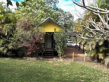 Lake Eacham Tourist Park & Self Contained Cabins 3*, Lake Eacham Australia